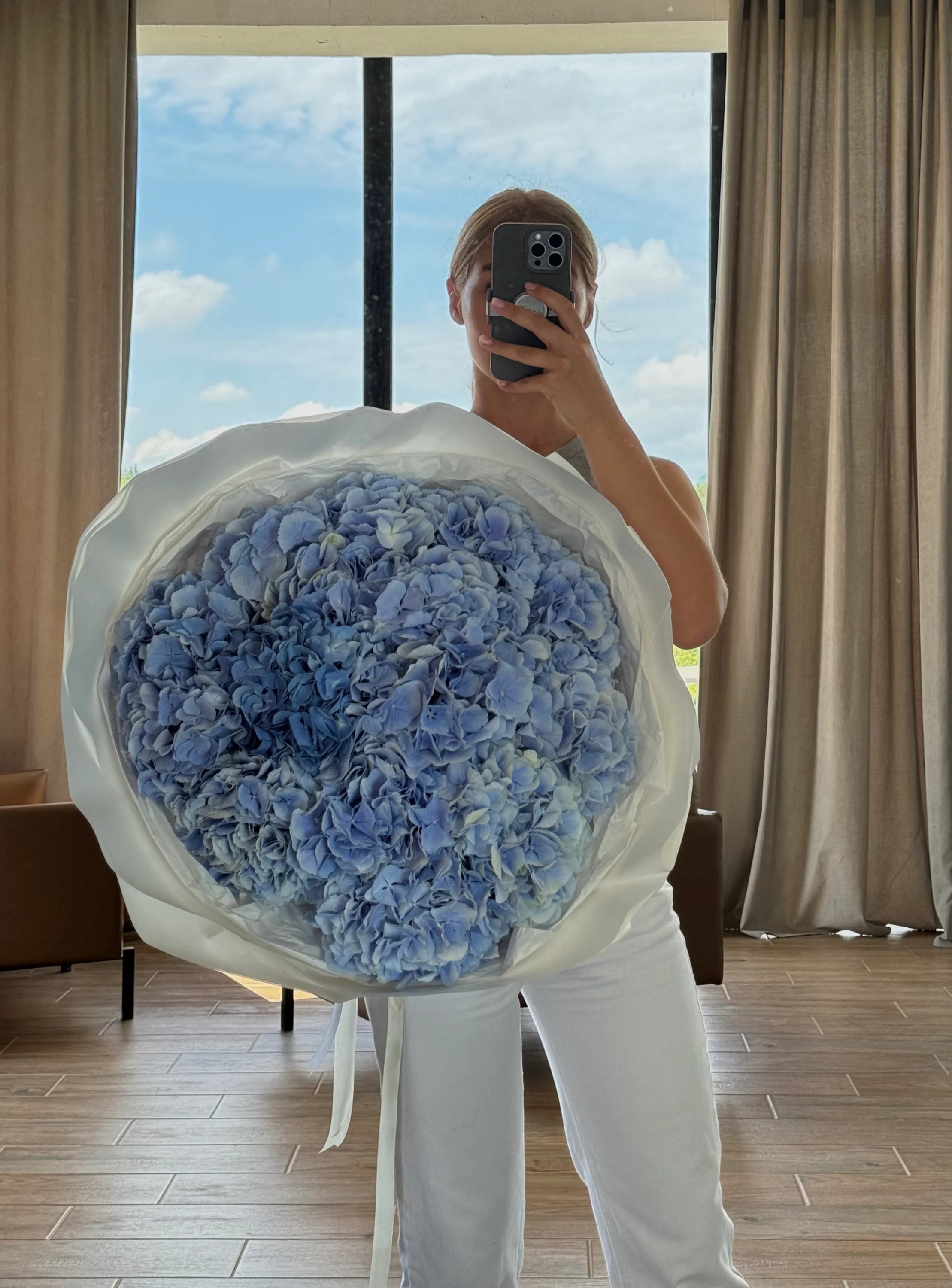 Hydrangea Light blue (Holland) — monobuket
